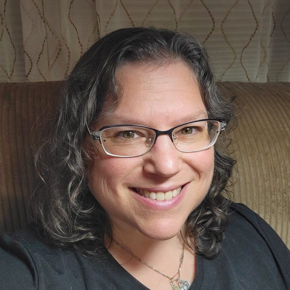 Meet your Posher, Hannah - Picture 1 of 1